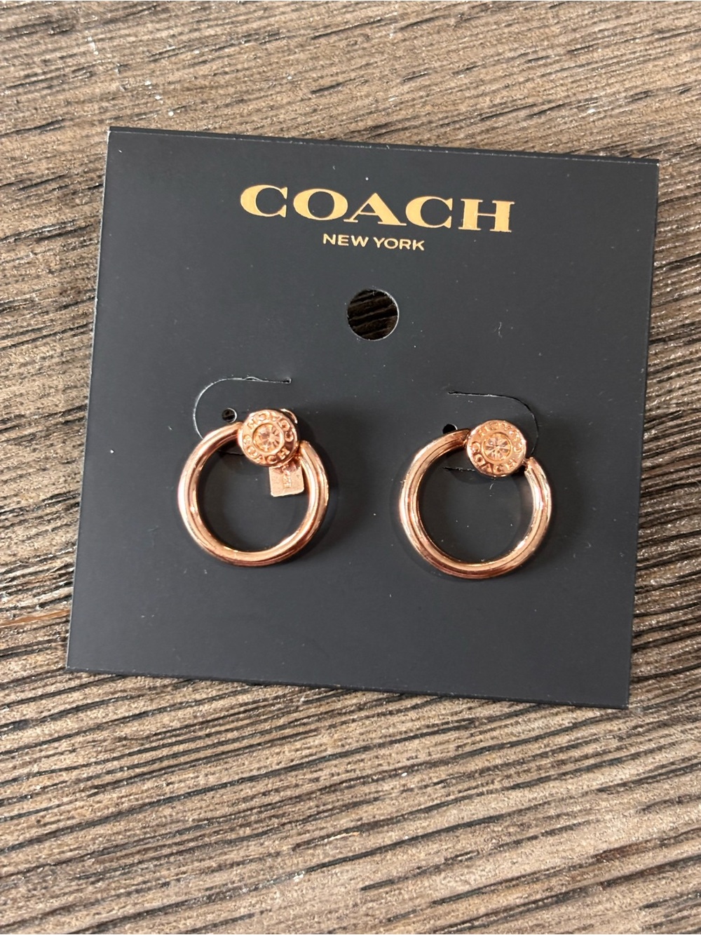 🆕 NWT Coach Rose Gold Open Circle Halo Logo Earrings ✨ Retail $88 - Picture 5 of 5
